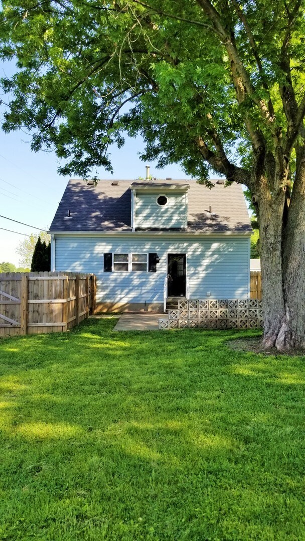 Building Photo - YOU CAN STOP YOUR SEARCH! Lyndon Rental with 3 Bedrooms, 2 Full Baths, Cape Cod Dollhouse, FOR RENT!