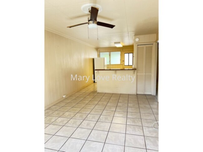 Building Photo - 2 Bed 1 Bath Apartment at Banyan Surf