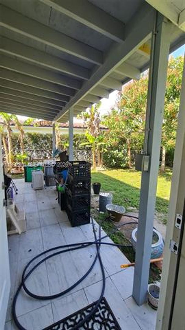 Building Photo - 6130 SW 64th Ave