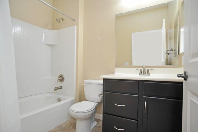 Building Photo - Amazing 2-Story Home