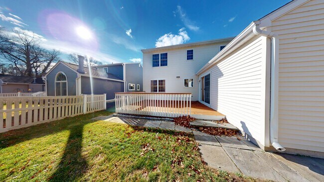 Building Photo - 128 N Taylor Ave