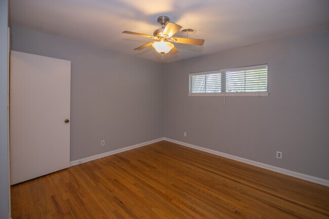 Building Photo - 6304 Ridgecrest Dr