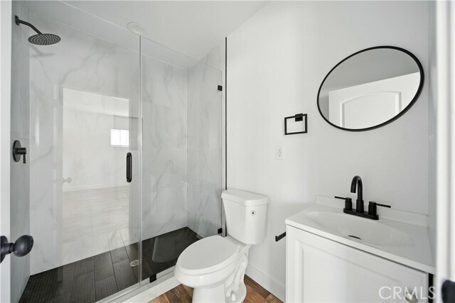 Building Photo - 523 W 78th St