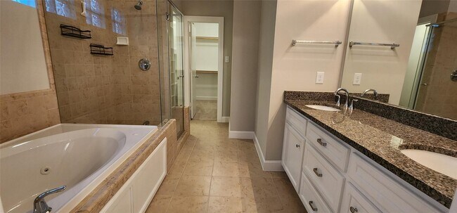 Building Photo - 11608 Main Ash Dr