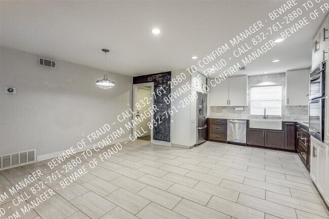 Building Photo - 3800 Graphic Pl