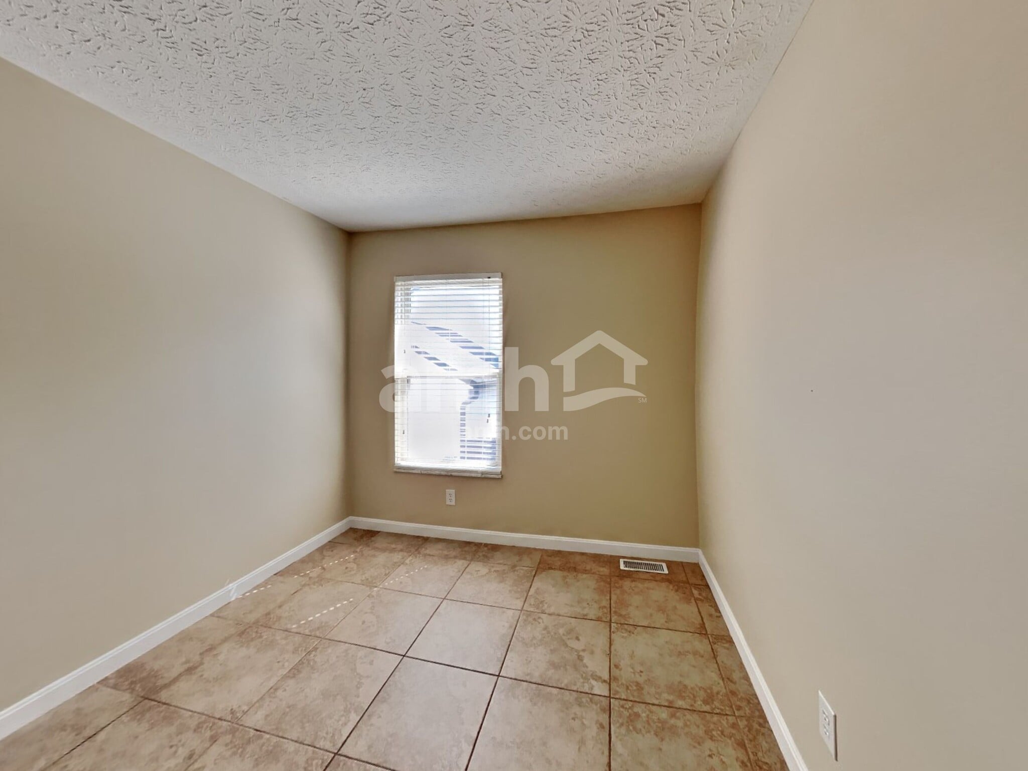 Building Photo - 1293 Cinnamon Dr