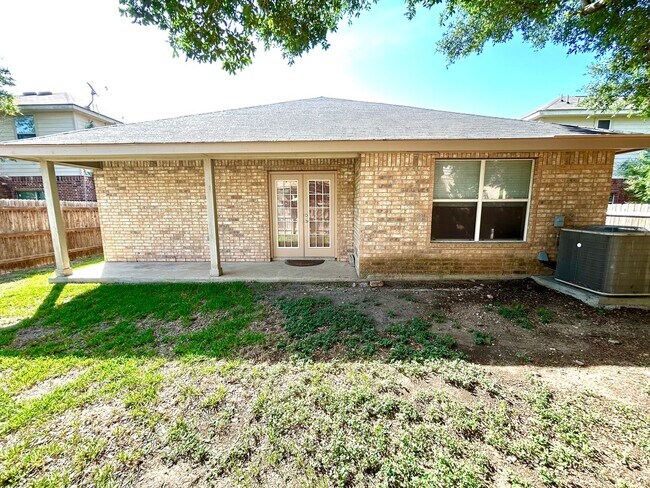 Building Photo - **MOVE IN SPECIAL** Welcome Home to Comfor...