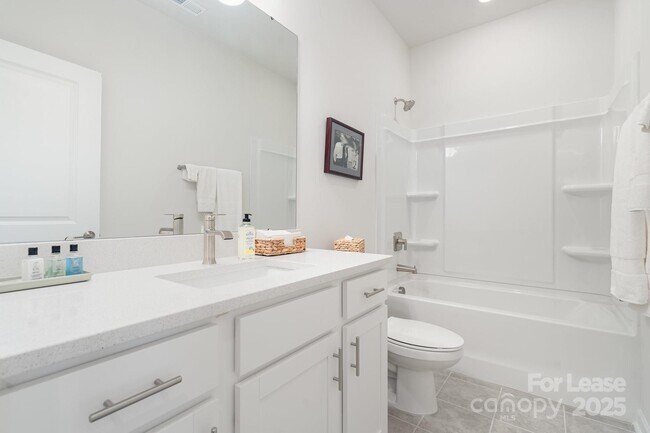 Building Photo - 408 Catawba Ave