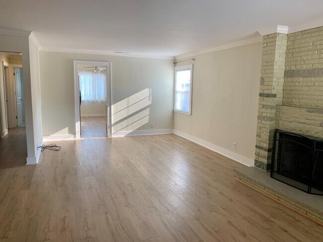 Building Photo - 1462 Revere Ave