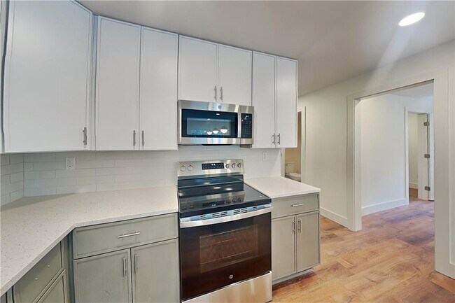 Building Photo - 360 Simpson Terrace NW