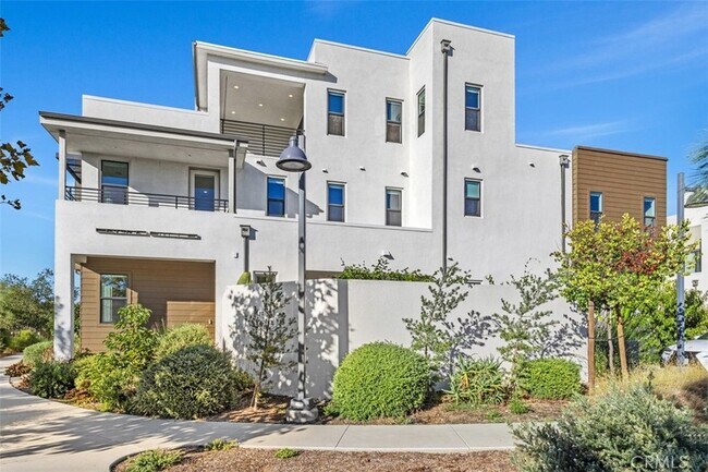 Building Photo - 157 Novel