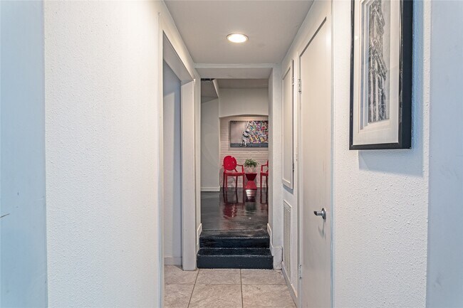 Building Photo - 3312 Greenbriar Dr