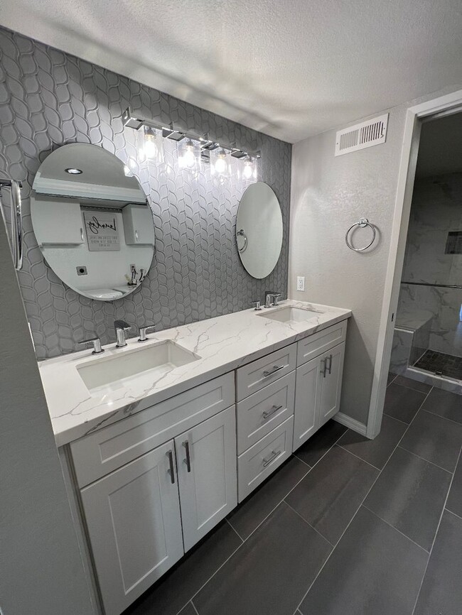 Building Photo - 2 Bedroom Condo in Rancho Bernardo with Golf Course Views