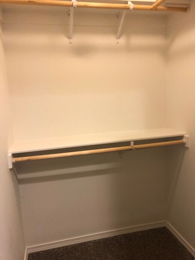 Building Photo - New Edgewood Home in Sagecrest Development!