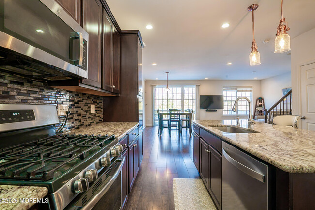 Building Photo - 50 Periwinkle Dr