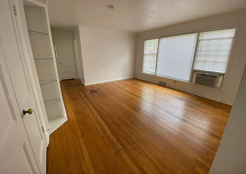 LIving Room facing North - 3535 Apple St