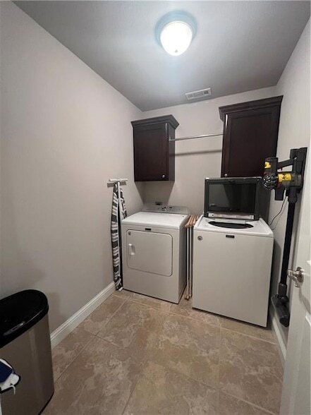 Building Photo - 2002 Price Ave