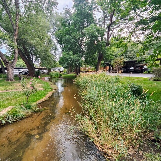 Building Photo - Horizon West Condo for Rent with South-side Views of the Flatiron Mtns