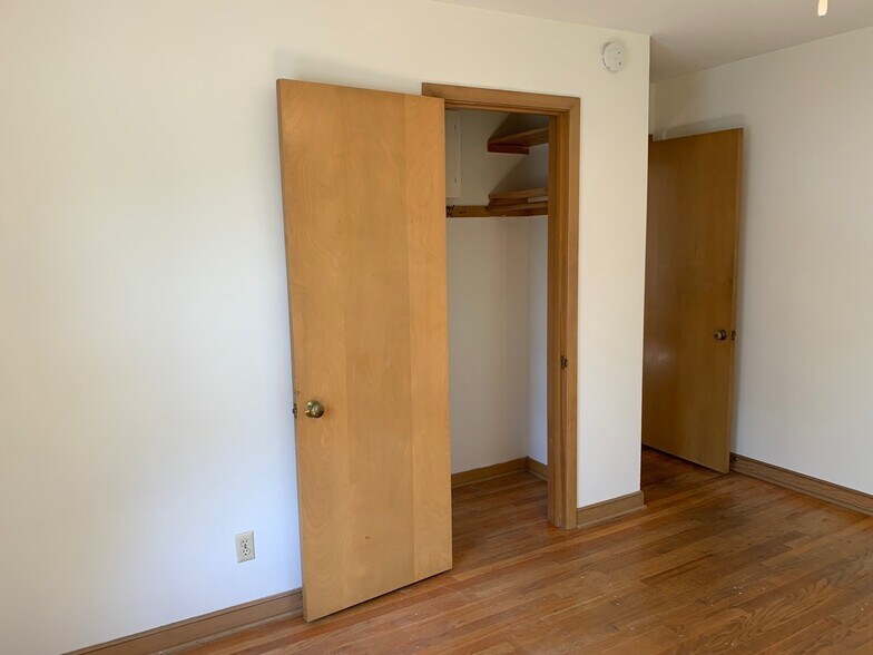 Building Photo - 1126 Vilas Ave