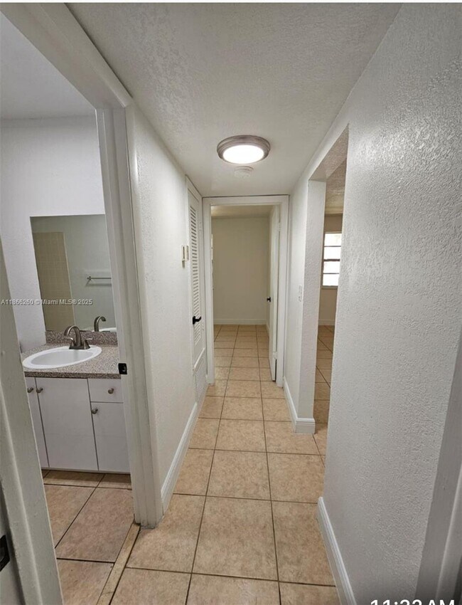 Building Photo - 17255 SW 95th Ave