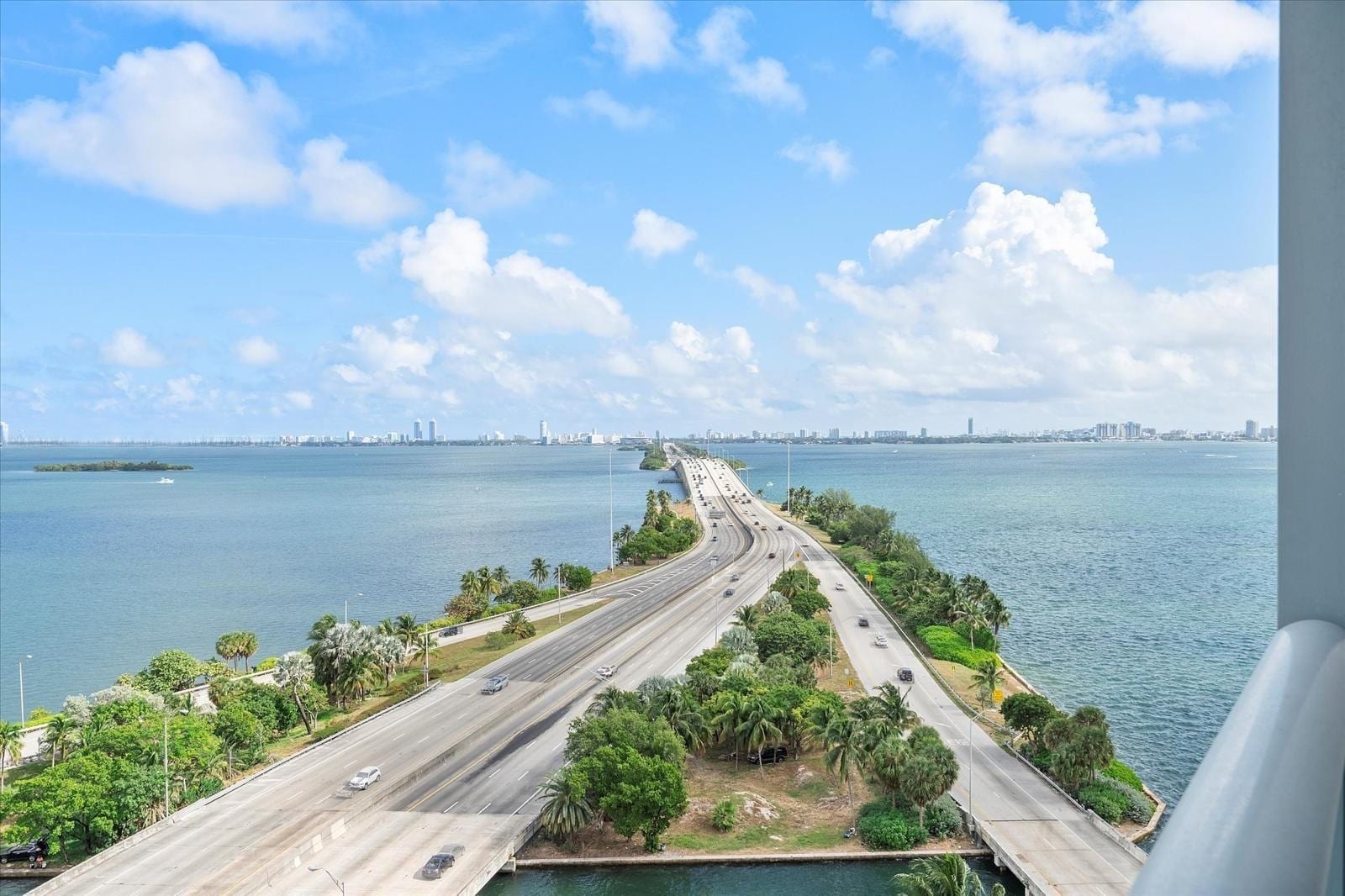 Building Photo - 601 NE 36th St