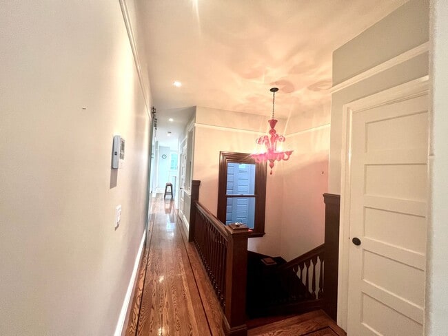 Building Photo - Welcome to North Beach! Premier 1 bed/ 2 B...