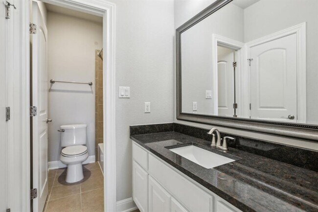 Building Photo - 3501 Venezia View