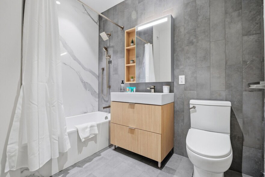 Building Photo - 160 Water St