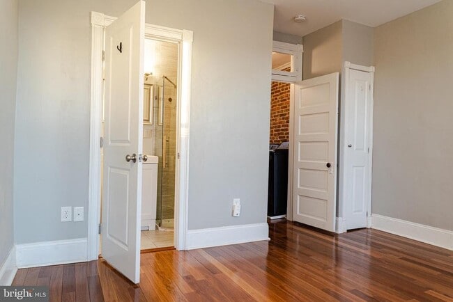 Building Photo - 23 N Potomac St