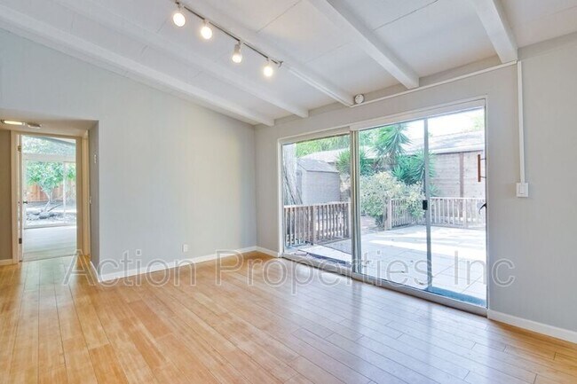 Building Photo - 18850 Newsom Ave