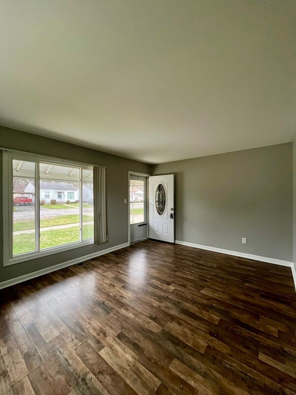 Building Photo - 6565 Burr St