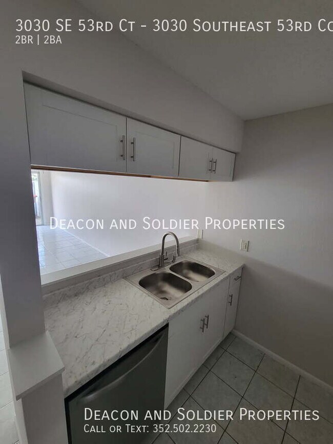 Building Photo - 3030 SE 53rd Ct