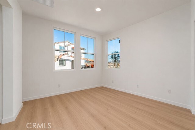 Building Photo - 26149 W Park Ave