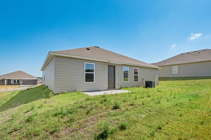 Building Photo - 2929 W McLaren Dr