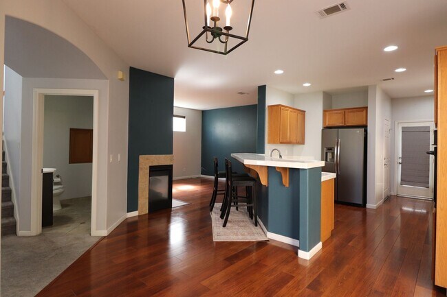 Building Photo - Four Bedroom in Arborwalk