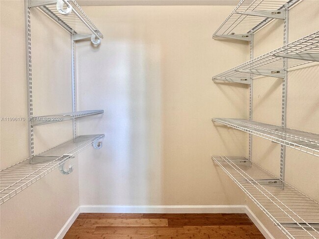 Building Photo - 5970 Indian Creek Dr