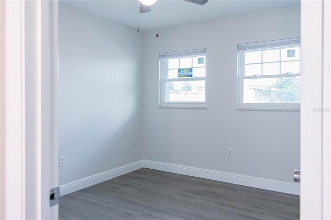 Building Photo - 847 Sky Lake Cir
