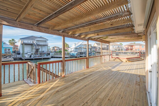 Building Photo - 15325 Cartagena Ct
