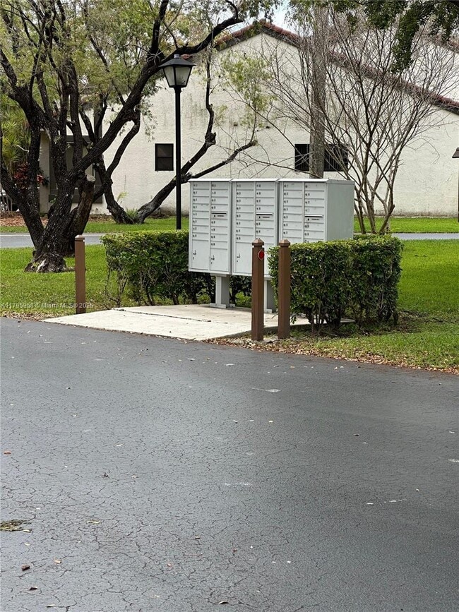 Building Photo - 9115 SW 123rd Ave Ct