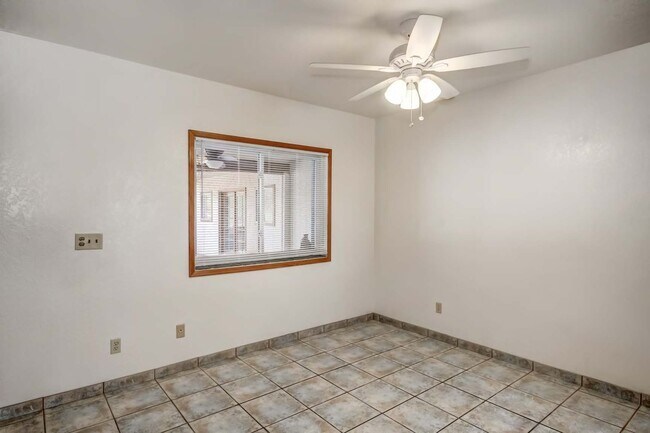 Building Photo - 5374 N Flint Ave