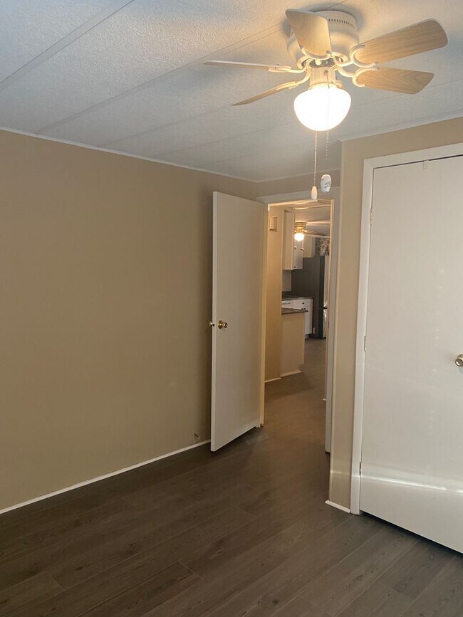 Building Photo - Waterfront 3 bedroom 2 bath