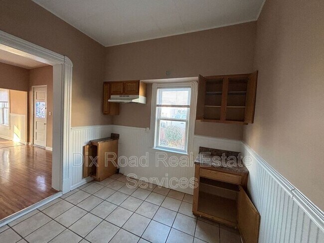 Building Photo - 8 S 1st St