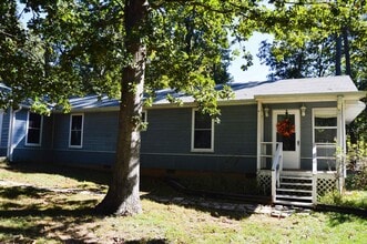 Building Photo - 417 Houston Dr