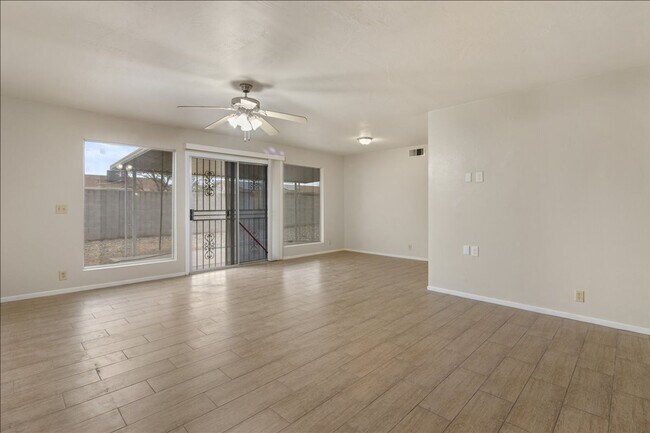 Building Photo - Spectacular Updates, 3 Bedroom 2 Bath