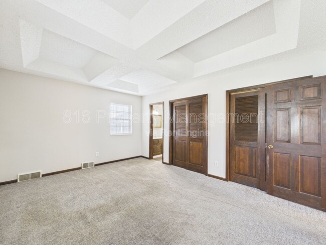 Building Photo - 3929 S Carriage Ln