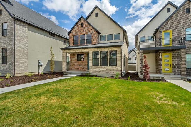 Building Photo - 4 Bedroom 3 Bathroom Home in Eagle Mountain!