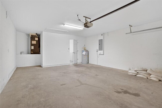 Building Photo - 522 Pentas Ln