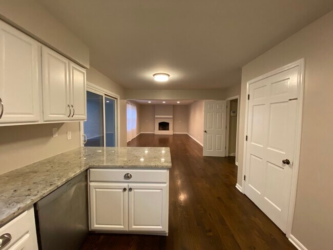 Building Photo - 1332 Culpepper Dr