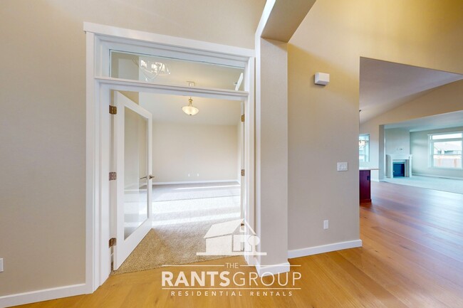 Building Photo - Newer Rambler in Hawks Prairie! Easy JBLM ...