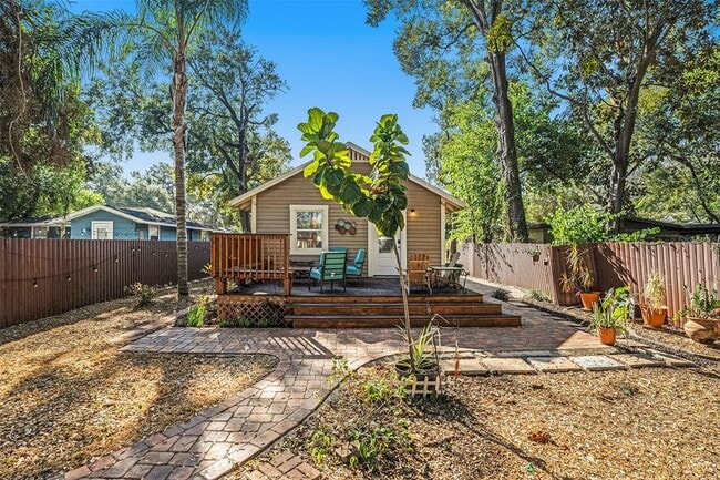 Building Photo - 1014 E Emma St